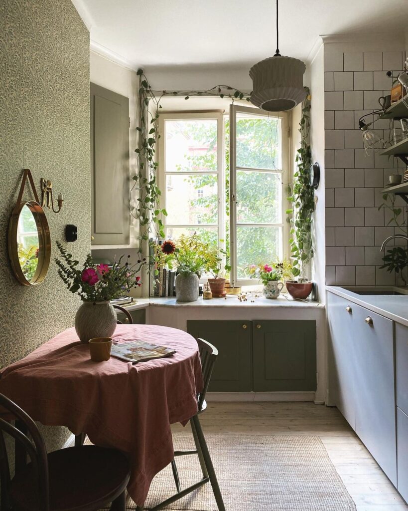 118276391 190720019133814 7604482953768927936 n Lovely Life