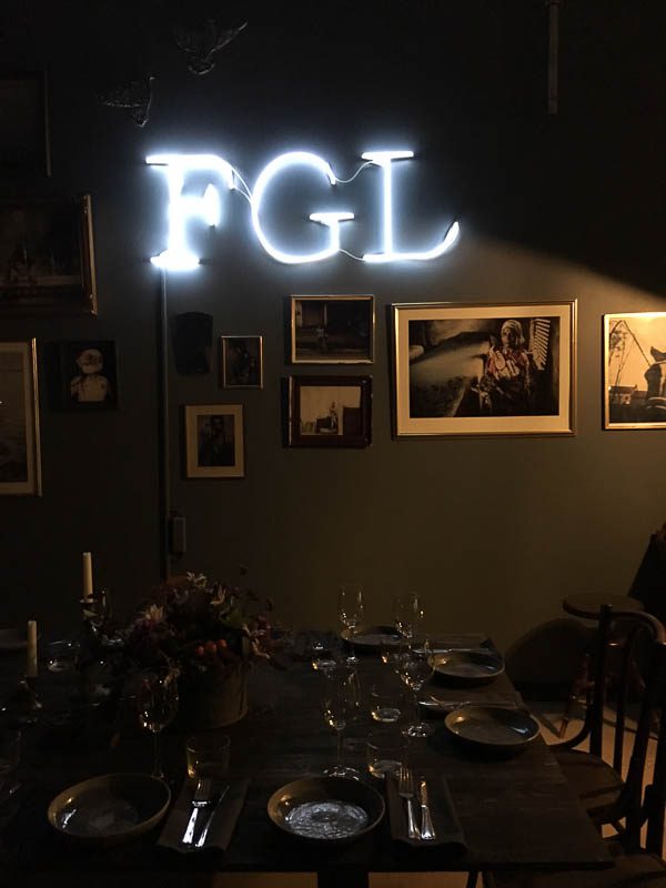 fgl.dinner.wall.light