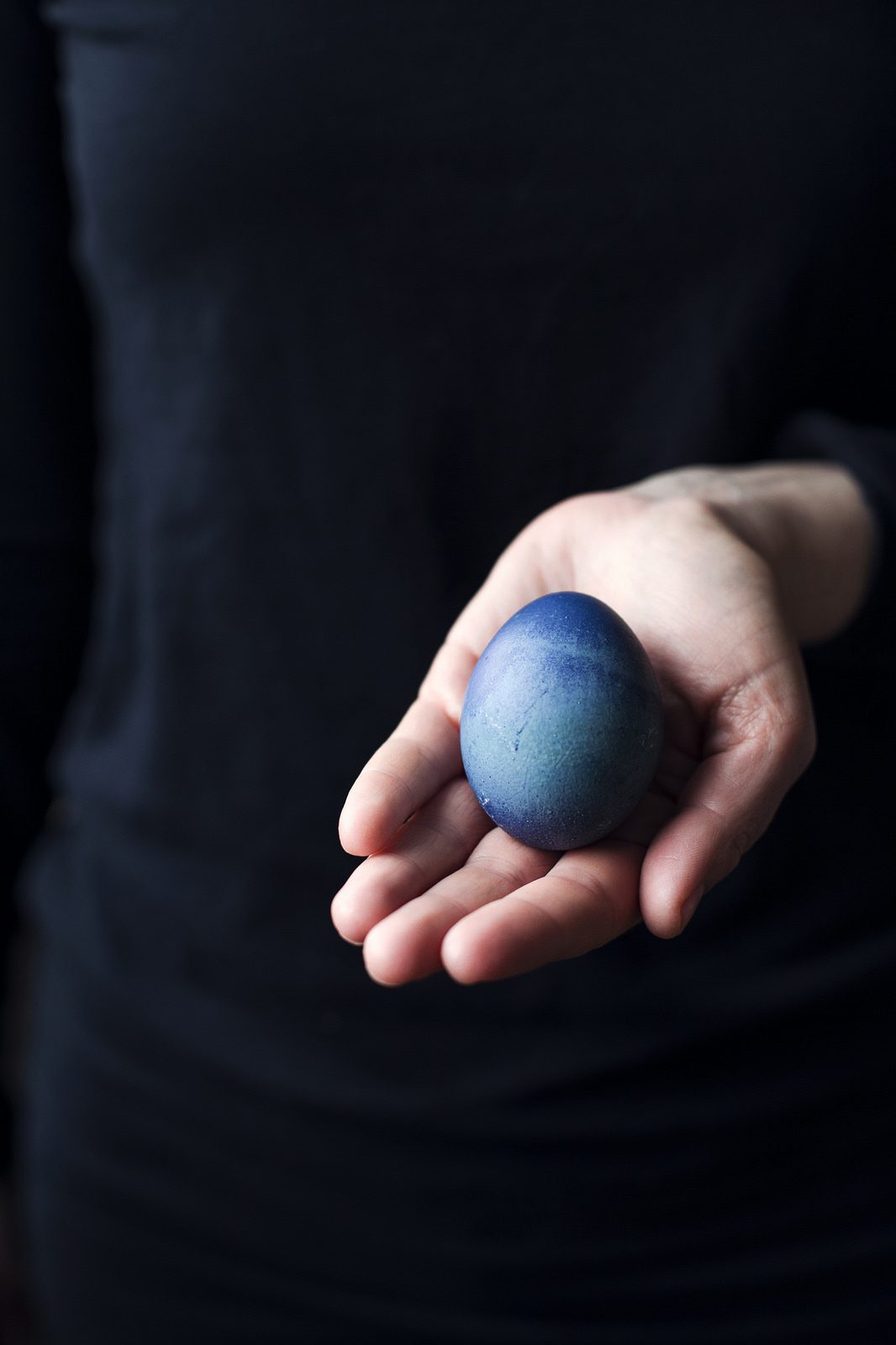 Läs mer om artikeln Påskpyssel; färga ägg naturligt