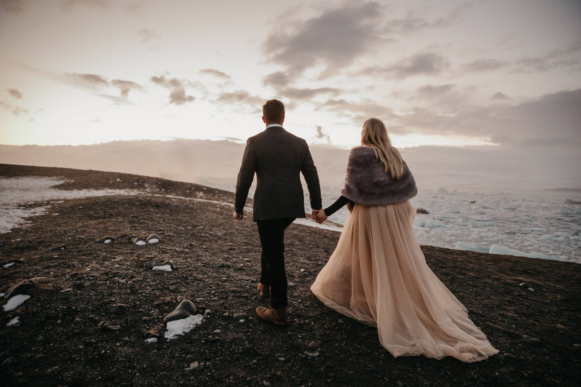 266 WallaceKiley3.3.20 Beige tyllkjol och inspiration till elopement på Island