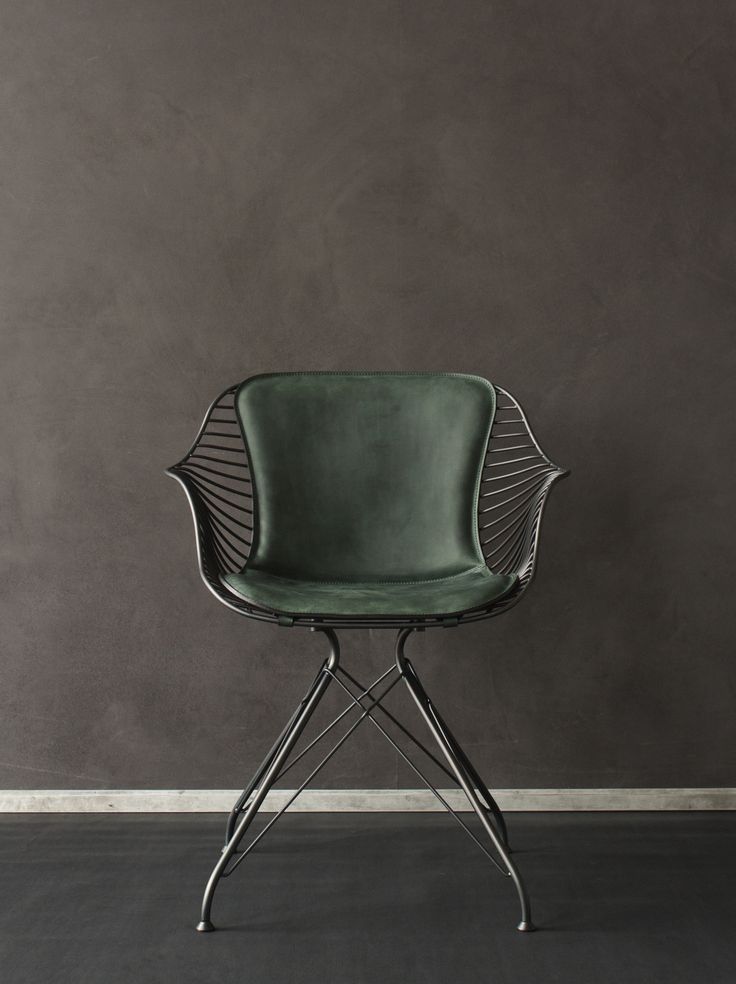 Läs mer om artikeln WIRE DINING CHAIR