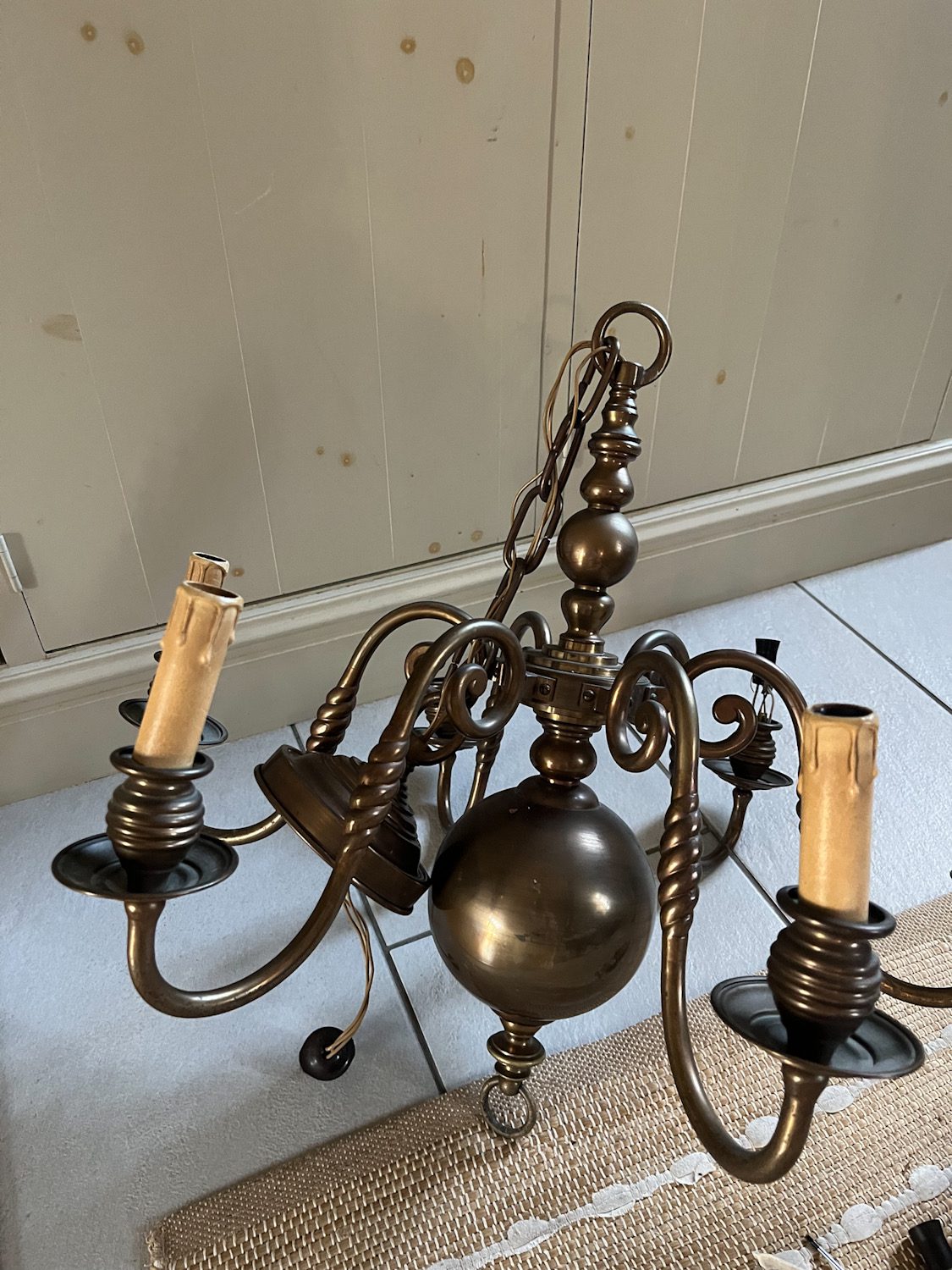 702E71AD 5703 4CCA A0B0 926BFBA9667F En liten förvandling av en vacker ljuskrona