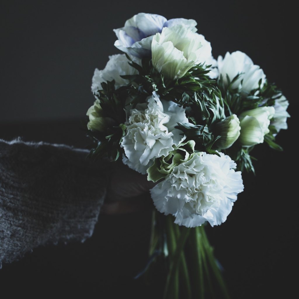 Lovely life vårbukett blommor