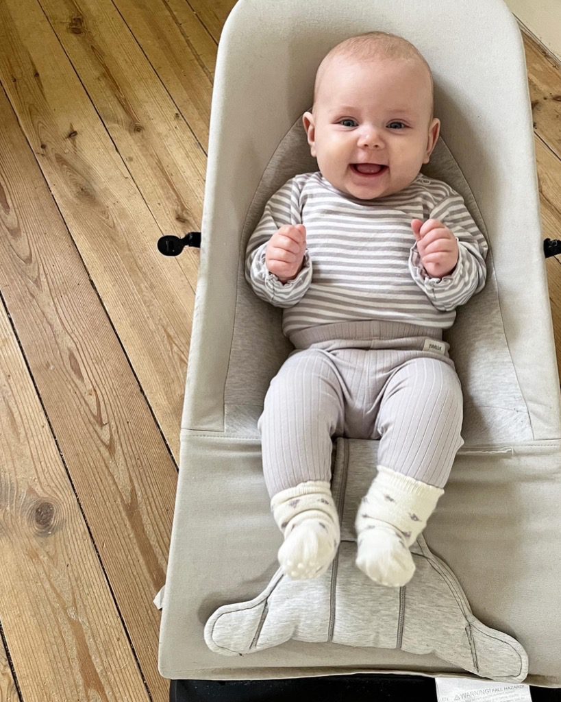 IMG 5135 1 Livets första förkylning och ny säng