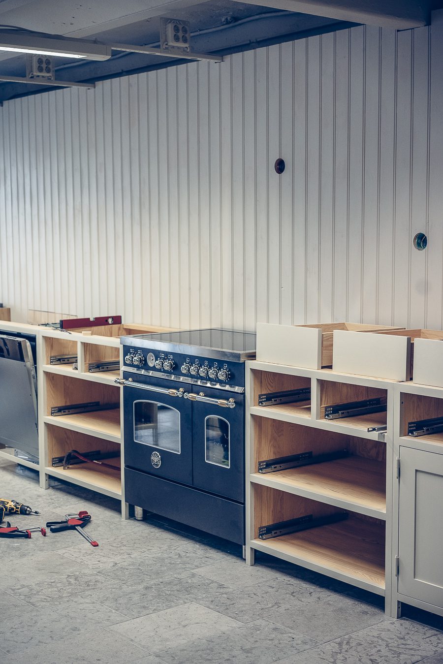 Katrin Baath Lovelylife 08133 Status, svar, öppning och tjuvtitt i min Ateljé.