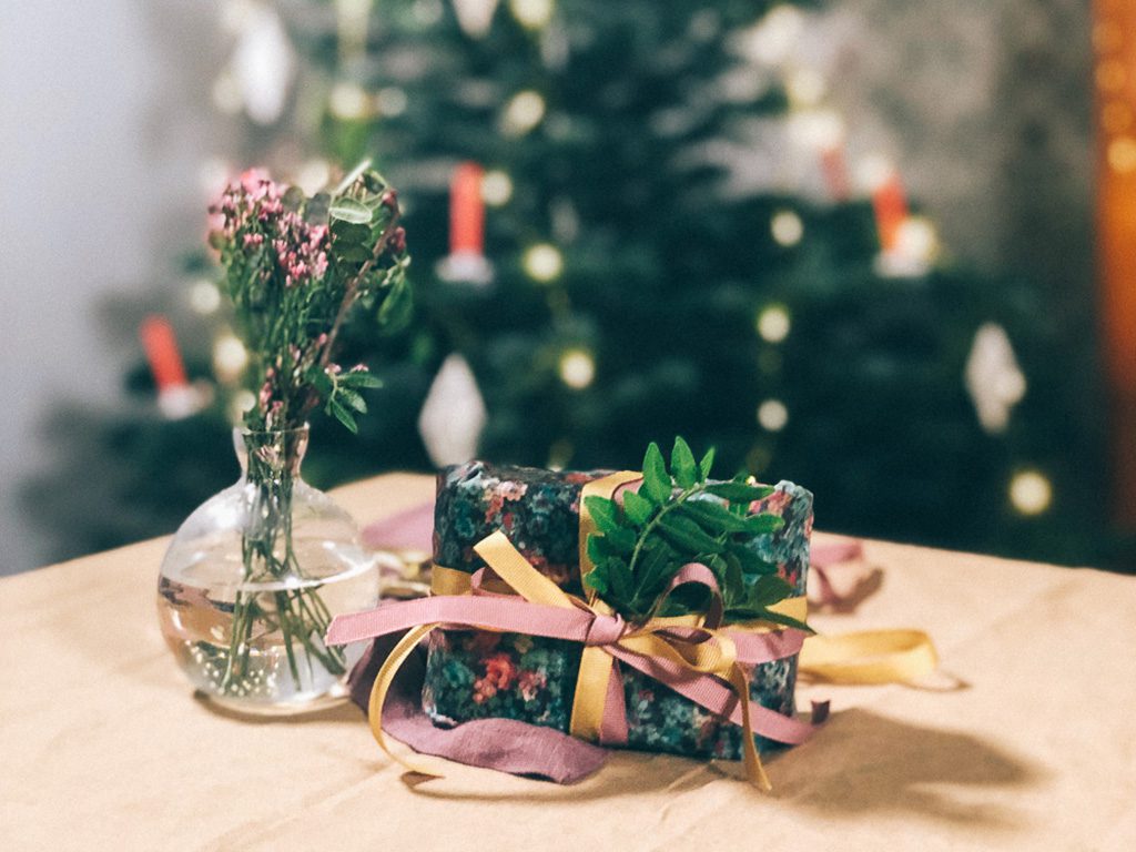 Läs mer om artikeln DIY: gör en bivaxduk och ge bort i julklapp!