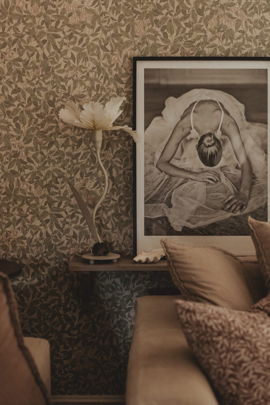 lampa fjadertulpan handgjord unik linnea ahlsten lundgren blomsterlampa2025 01 Mina handgjorda blomsterlampor