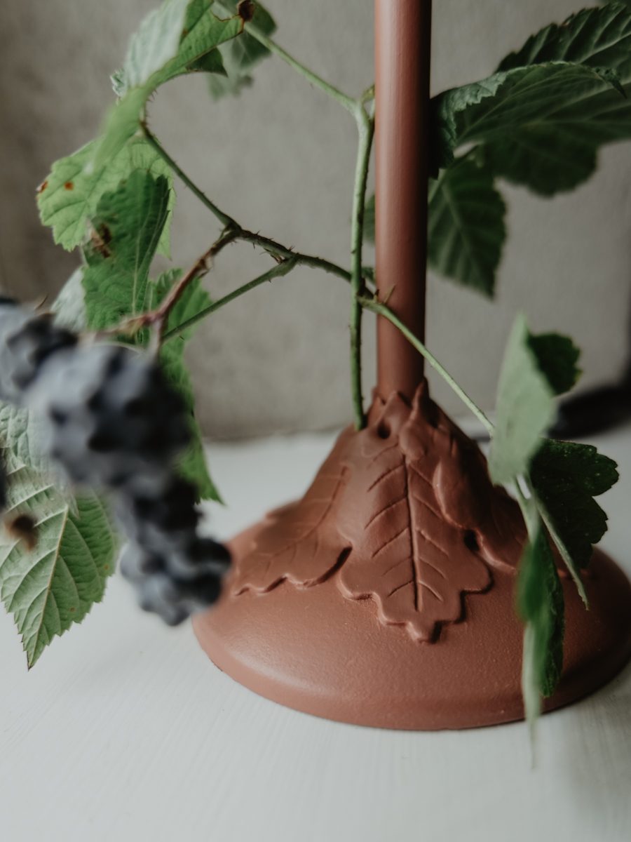 lampfot handgjord unik linnea ahslten lundgren rostrod blomsterlampa2025 02 Mina handgjorda blomsterlampor